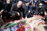 کلیپ| پیکر استاندار شهید در کنار شهدای مراغه