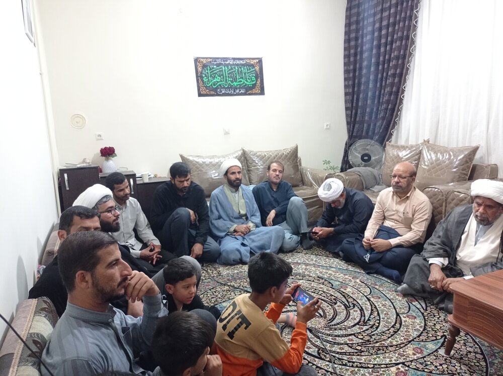 در مقطع کنونی کشور از توسل به حضرت ولی عصر(عج) غافل نشویم