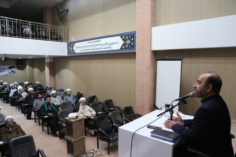 تصاویر/ اولین نشست تخصصی جامعه وعاظ استان خوزستان