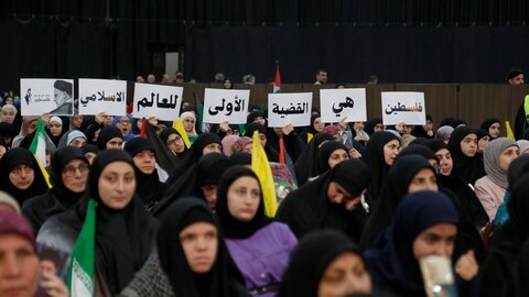 الاحتفال التكريمي الذي أقامه حزب الله للشهداء الأبرار الرئيس الإيراني ورفاقه