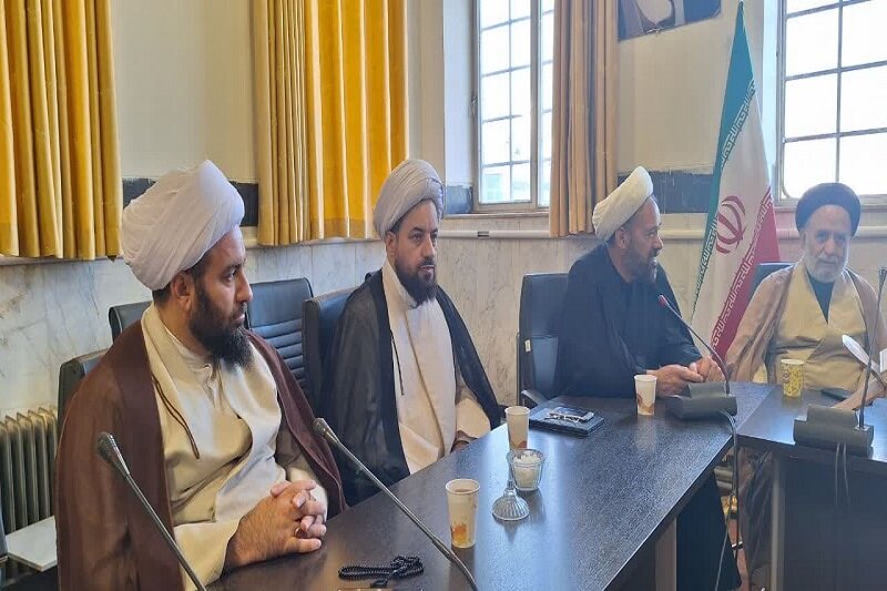 جلسه هماهنگی مراسم بزرگداشت «شهدای خدمت» در حوزه علمیه کرمانشاه برگزار شد+ عکس