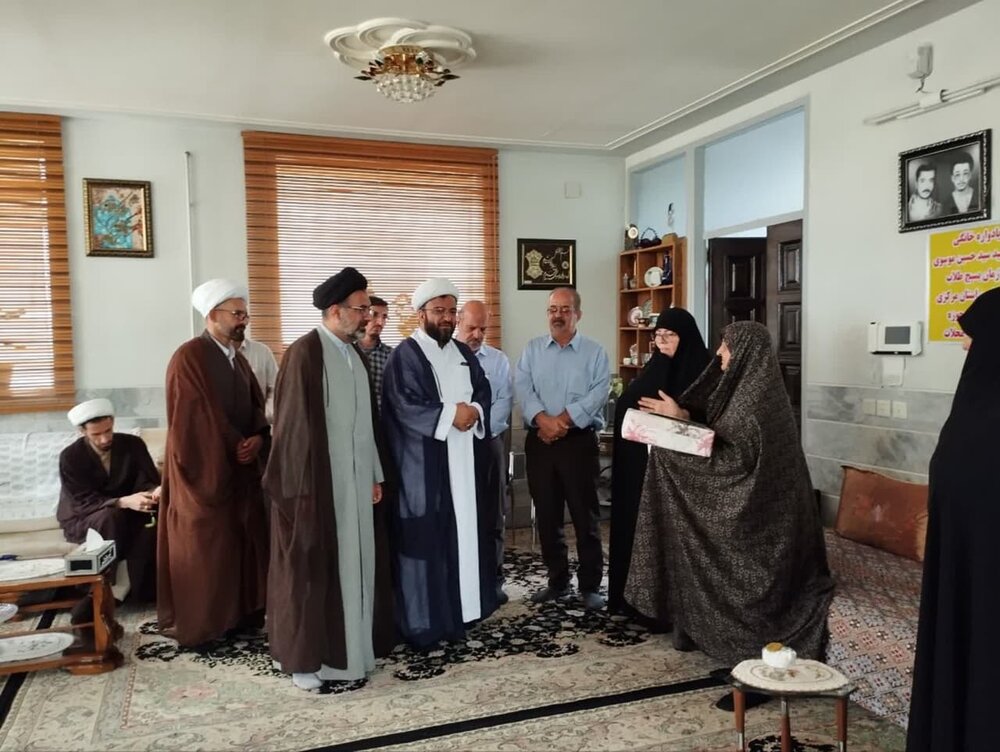 تصاویر/ دیدار با خانواده شهید روحانی سید حسین موسوی در محلات