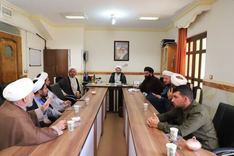 تصاویر/ جلسه مدیر حوزه علمیه کردستان با مبلغین طرح هجرت و طلاب شهرستان قروه