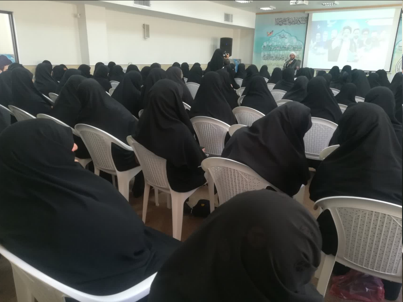 تجلیل و تکریم از شهدا باید همراه با رواج رفتار و منش آنان در جامعه انجام گیرد