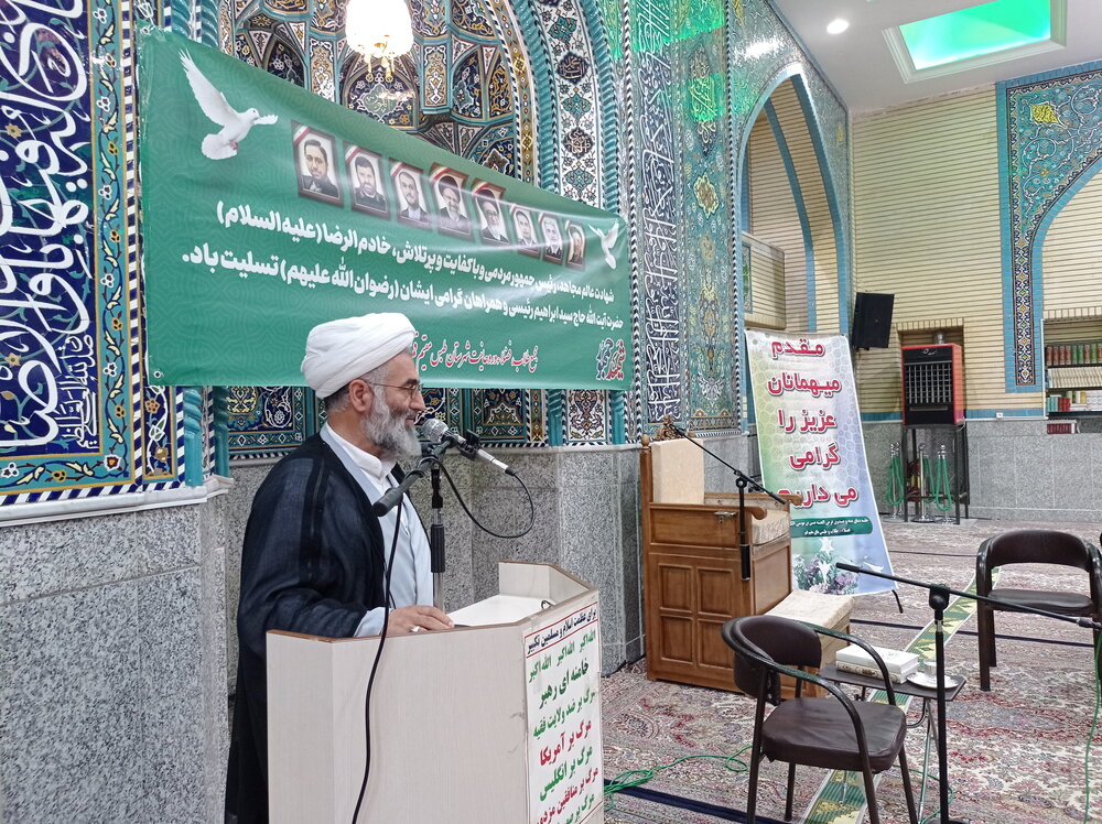 دشمنان از ناراحتی بمیرند و سر خود را به دیوار بکوبند