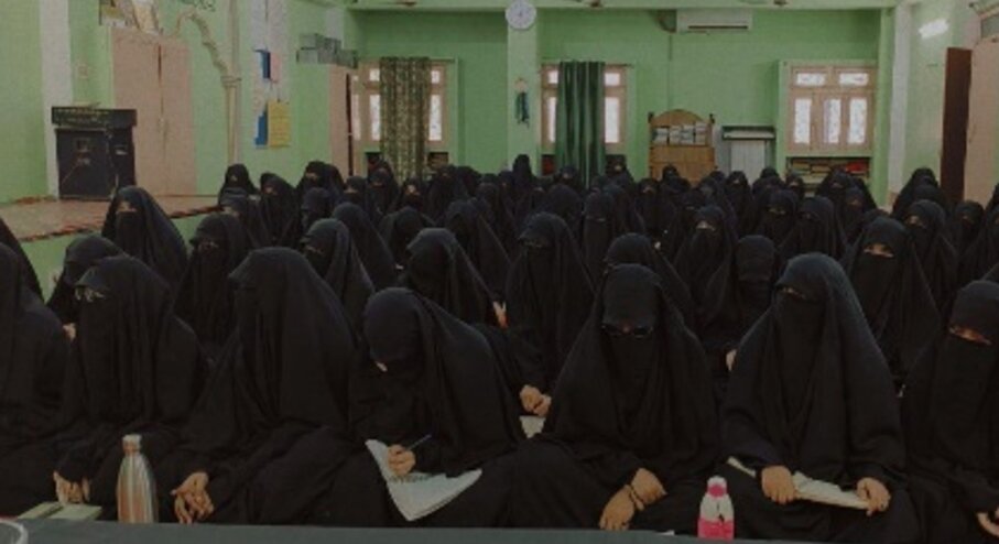 आयतुल्लाह सैय्यद इब्राहिम रईसी इस्लामी क्रांति का एक महत्वपूर्ण हिस्सा थे