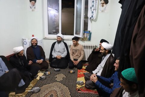 نشست صمیمی مدیر حوزه علمیه کردستان با طلاب مدرسه علمیه امام صادق (ع) بیجار