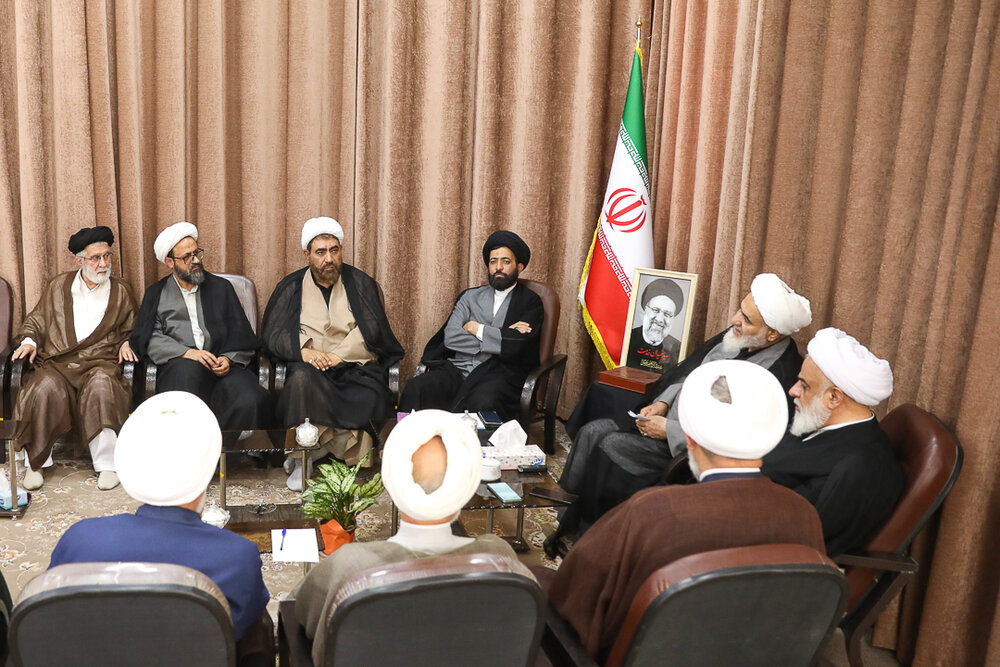 رسالت اصلی روحانیت دفاع در برابر تهاجمات علیه اعتقادات دینی است