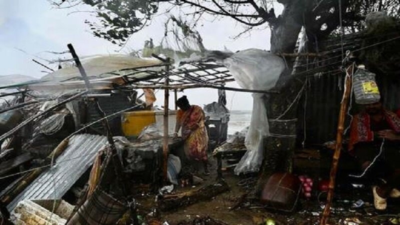 ঘূর্ণিঝড় ‘রিমাল’ বাংলাদেশে ব্যাপক ধ্বংসযজ্ঞ চালিয়েছে, ৭ জনের মৃত্যু হয়েছে বঙ্গোপসাগর থেকে সৃষ্ট ঘূর্ণিঝড় 'রিমাল' বাংলাদেশে ব্যাপক ধ্বংসযজ্ঞ চালিয়েছে এবং এর ফলে ৭ জনের মৃত্যু হয়েছে।