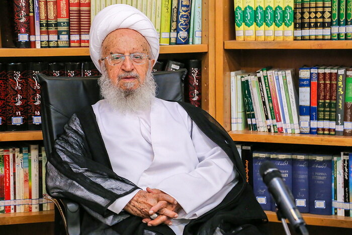 Top Cleric disagrees with changing Iranian Weekend Days