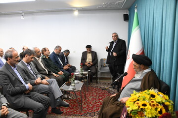 طبق آیات قرآن کریم، انفاق  از راه های قرارگرفتن در گروه صالحین است