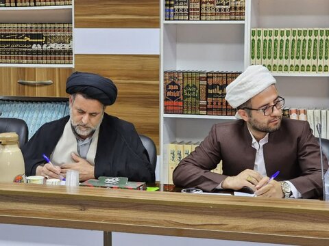 تصاویر/ جلسه مدیران و معاونین مرکز بزرگ اسلامی غرب کشور با حضور حجت الاسلام و المسلمین پورذهبی