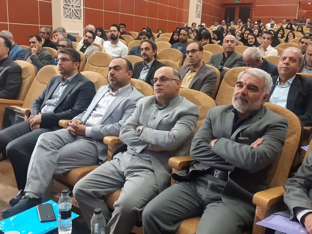 رئیس جمهور فقیدمان از عقلانیت و معنویت برای رفع مشکلات کشور کمک گرفت