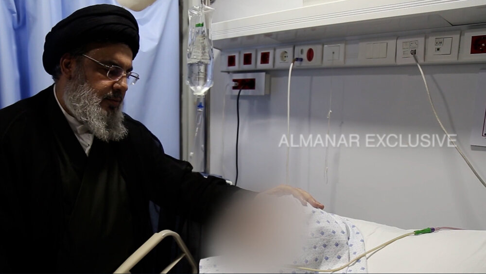 بالفيديو/ مشاهد من زيارة السيد نصرالله لوالدته في المستشفى بالفيديو/ مشاهد من زيارة السيد نصرالله لوالدته في المستشفى