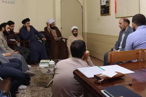 تصاویر/ جلسه تدبر در قرآن  در مدرسه علمیه امام خمینی (ره) ارومیه