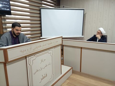تصاویر/ کرسی آزاد اندیشی در مدرسه علمیه امام خمینی (ره) ارومیه
