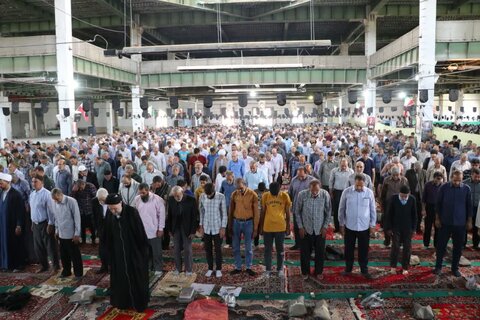 تصاویر اقامه نماز عبادی سیاسی جمعه در بروجرد