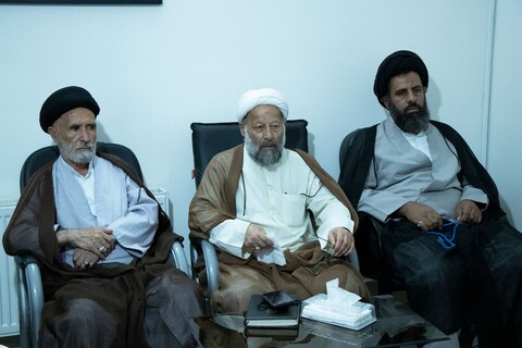 إقامة حفل تأبيني في مكتب آية الله العظمى نوري الهمداني للرئيس رئيسي ومرافقيه