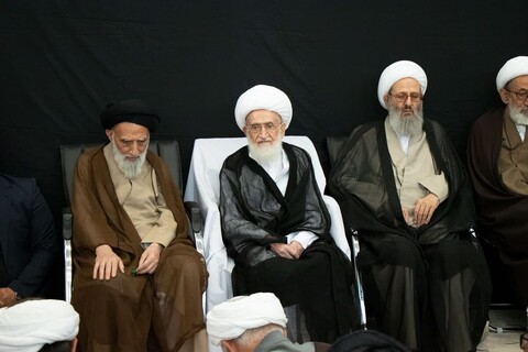 إقامة حفل تأبيني في مكتب آية الله العظمى نوري الهمداني للرئيس رئيسي ومرافقيه