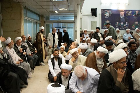 إقامة حفل تأبيني في مكتب آية الله العظمى نوري الهمداني للرئيس رئيسي ومرافقيه