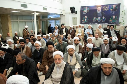 إقامة حفل تأبيني في مكتب آية الله العظمى نوري الهمداني للرئيس رئيسي ومرافقيه