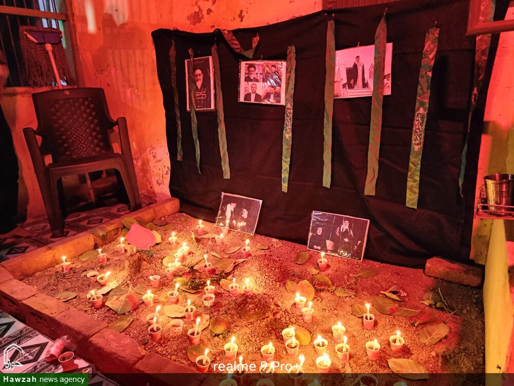 शोहदा के शहादत स्थल की शबीह पर लोगों ने नम आंखों से दीये जलाये और शहीदों को श्रद्धांजलि दी