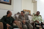 تصاویر/ دیدار استاندار لرستان با خانواده شهیدان علی بخشی در الیگودرز