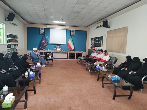 نشست مدیران مدارس علمیه خواهران استان یزد