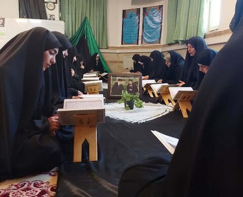 تصاویر/مراسم ختم قرآن هدیه به امام راحل و رئیس جمهور شهید در خمین