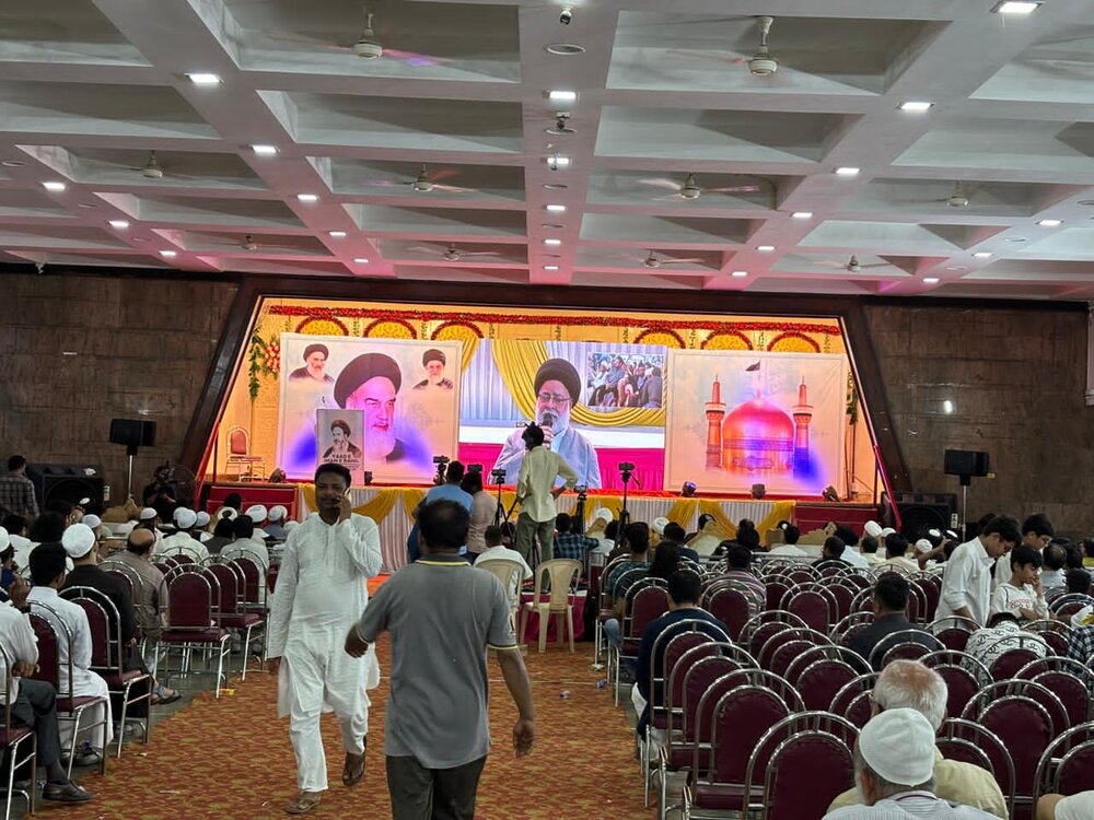 ممبئی میں اثناء عشری یوتھ فاؤنڈیشن کے جانب سے امام خمینی (رح) کی برسی کے موقع پر عظیم الشان تقریب