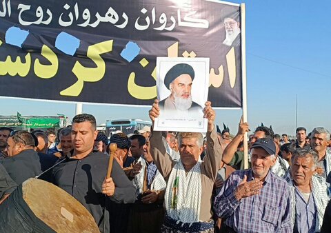 تصاویر/زائران کردستانی در راه حرم امام خمینی (ره)
