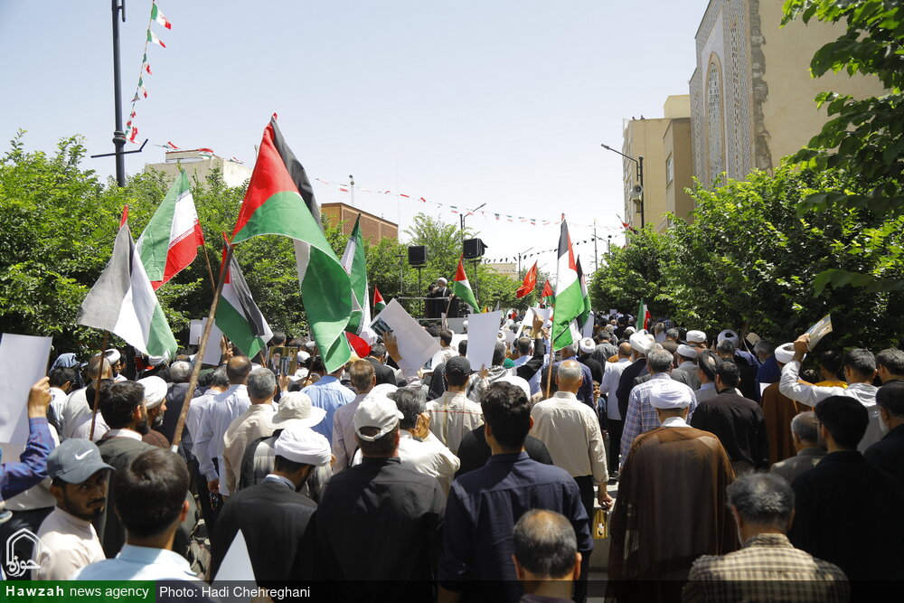 فیلم| راهپیمایی مردم انقلابی قم در یوم الله ۱۵خرداد