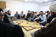 हमारे नौजवान भाइयों को अपनी धार्मिक और नैतिक पहचान पर कायम रहना चाहिए।हुज्जतुल इस्लाम शैख़ अली नजफ़ी साहब