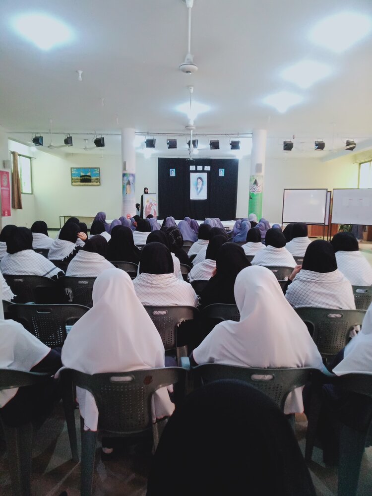 امام خمینی (رح) نے مشکل حالات میں انقلابِ اسلامی کا پرچم بلند کیا، محترمہ سیدہ ارم بخاری