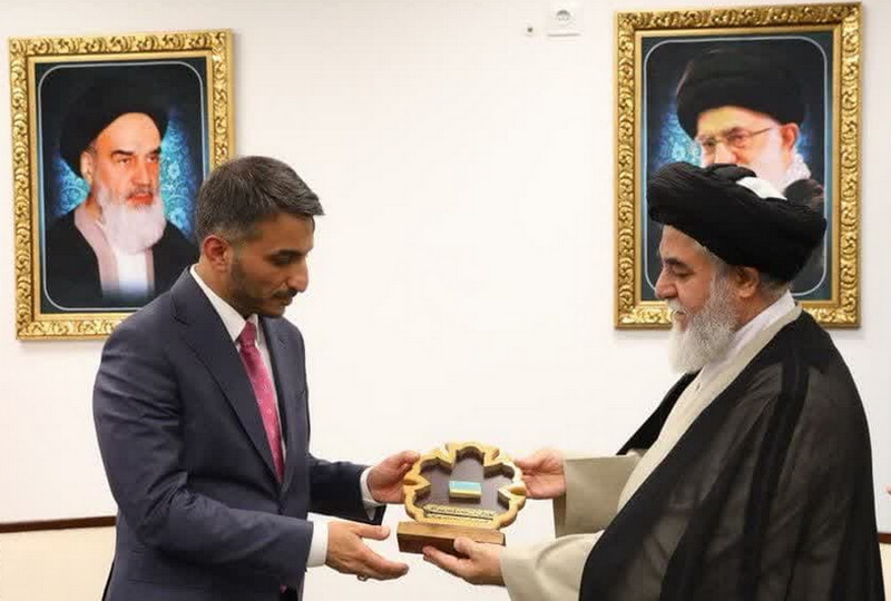 محافظ النجف الاشرف ينال منصب "خادم" مسجد جمكران