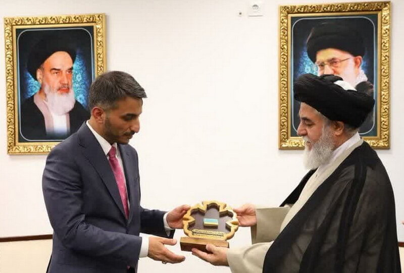 محافظ النجف الاشرف ينال منصب "خادم" مسجد جمكران محافظ النجف الاشرف ينال منصب "خادم" مسجد جمكران