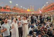 फोटो / शबे जुम्आ मे कर्बला ए मोअल्ला हरम ए इमाम हुसैन (अ) में ज़ायरीन की बड़ी संख्या में उपस्थिति