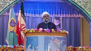 نماز جمعه موهبت عظیم الهی است