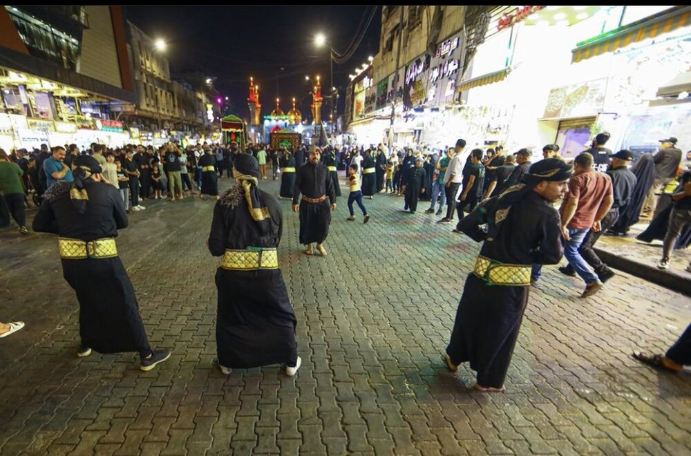 इमाम मुहम्मद तकी (अ) की शहादत के अवसर पर, काज़मैन को काले कपड़ो से ढक गया