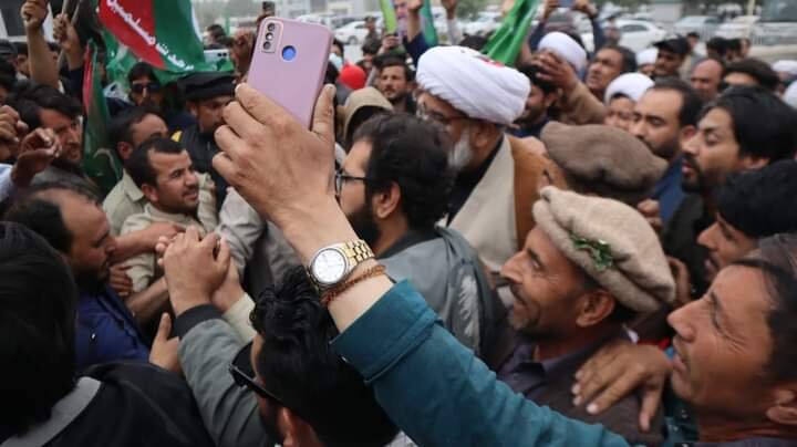 سینیٹر علامہ راجہ ناصر عباس تین روزہ دورے پر سکردو پہنچ گئے؛ سکردو انٹرنیشنل ائیرپورٹ پر پرتپاک استقبال+تصاویر