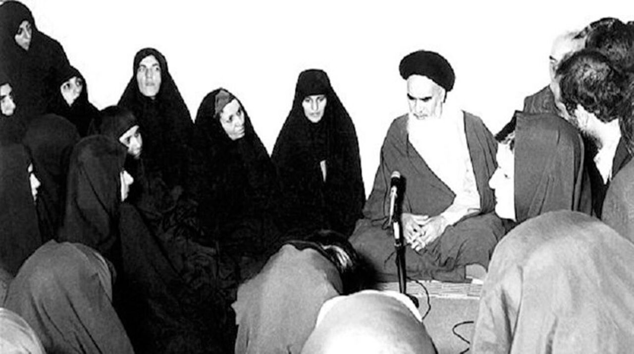 امام خمینی(ره) و الگوهای دین شناختی در مسائل زنان