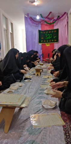 تصاویر/برگزاری سفره ام البنین در مدرسه علمیه الهیه ساوه