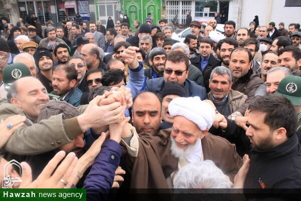 آقا جان آن طرف هم هوای ما را داشته باش