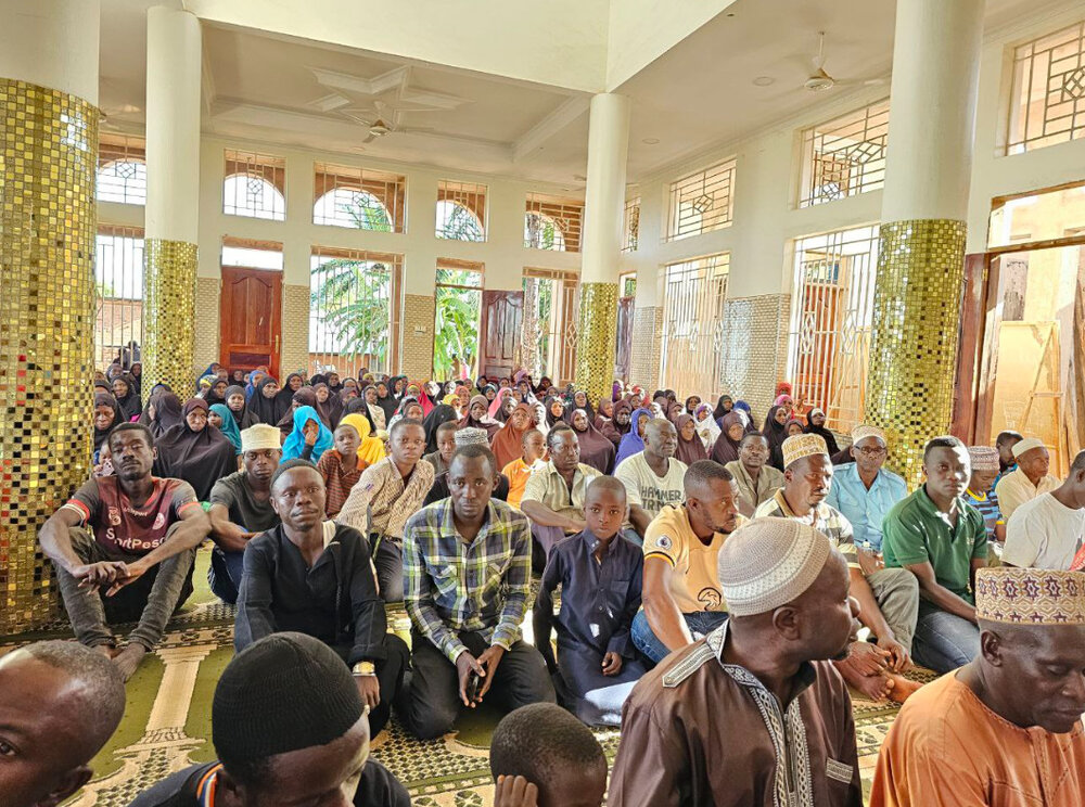 العتبة الحسينية تقيم مجموعة نشاطات وتفتتح مسجد الامام الصادق في تنزانيا