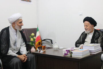 آیت الله شاهچراغی در رسیدگی به مسائل مردم و انجام امور خیریه همواره پیشگام بود