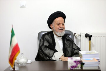 بهبود معیشت طلاب در دستور کار مسئولان حوزوی باشد