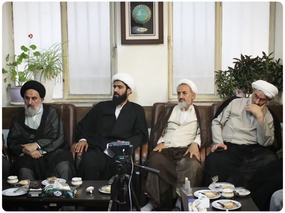 دیدار مدیر و اساتید مدرسه علمیه امام خمینی(ره) گرگان با آیتالله اشرفی شاهرودی در مشهد+ عکس
