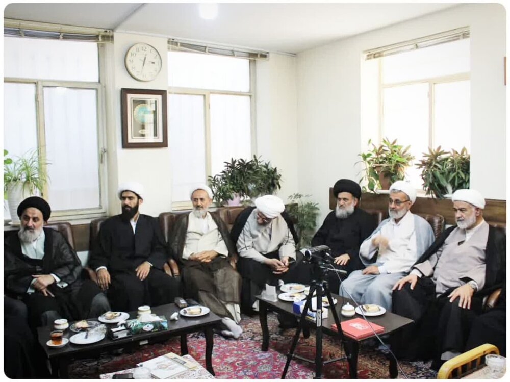دیدار مدیر و اساتید مدرسه علمیه امام خمینی(ره) گرگان با آیتالله اشرفی شاهرودی در مشهد+ عکس