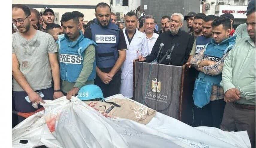 গাজা যুদ্ধে 'সাংবাদিক শহীদের' সংখ্যা বেড়ে ১৫০ তে পৌঁছেছে চলতি সপ্তাহে গাজায় ৩ সাংবাদিকের শাহাদাতের মধ্য দিয়ে চলমান গাজা যুদ্ধে শহীদ সাংবাদিকের সংখ্যা বেড়ে দেড়শতে পৌঁছিয়েছে!