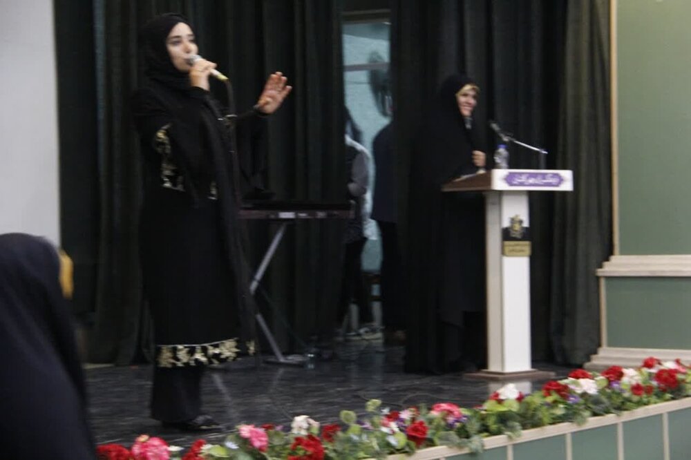 تقدیر از زوجین جوان کاشانی، پیشگام در فرزندآوری همزمان با ویژه برنامه «شادیما»